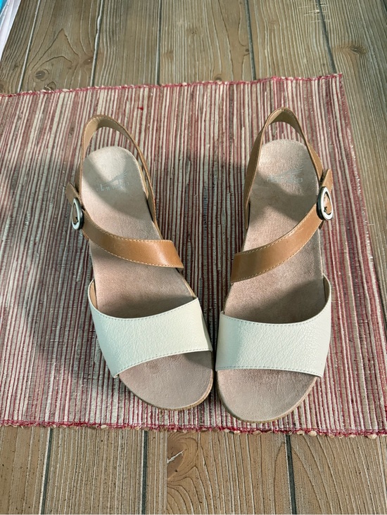 Dansko Shoes - Dansko Marjorie Platform Two-Tone Slingback Sandals in Cream and Tan Leather